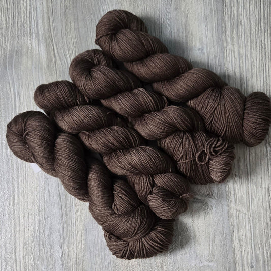 3StitchesShort - Chocolate