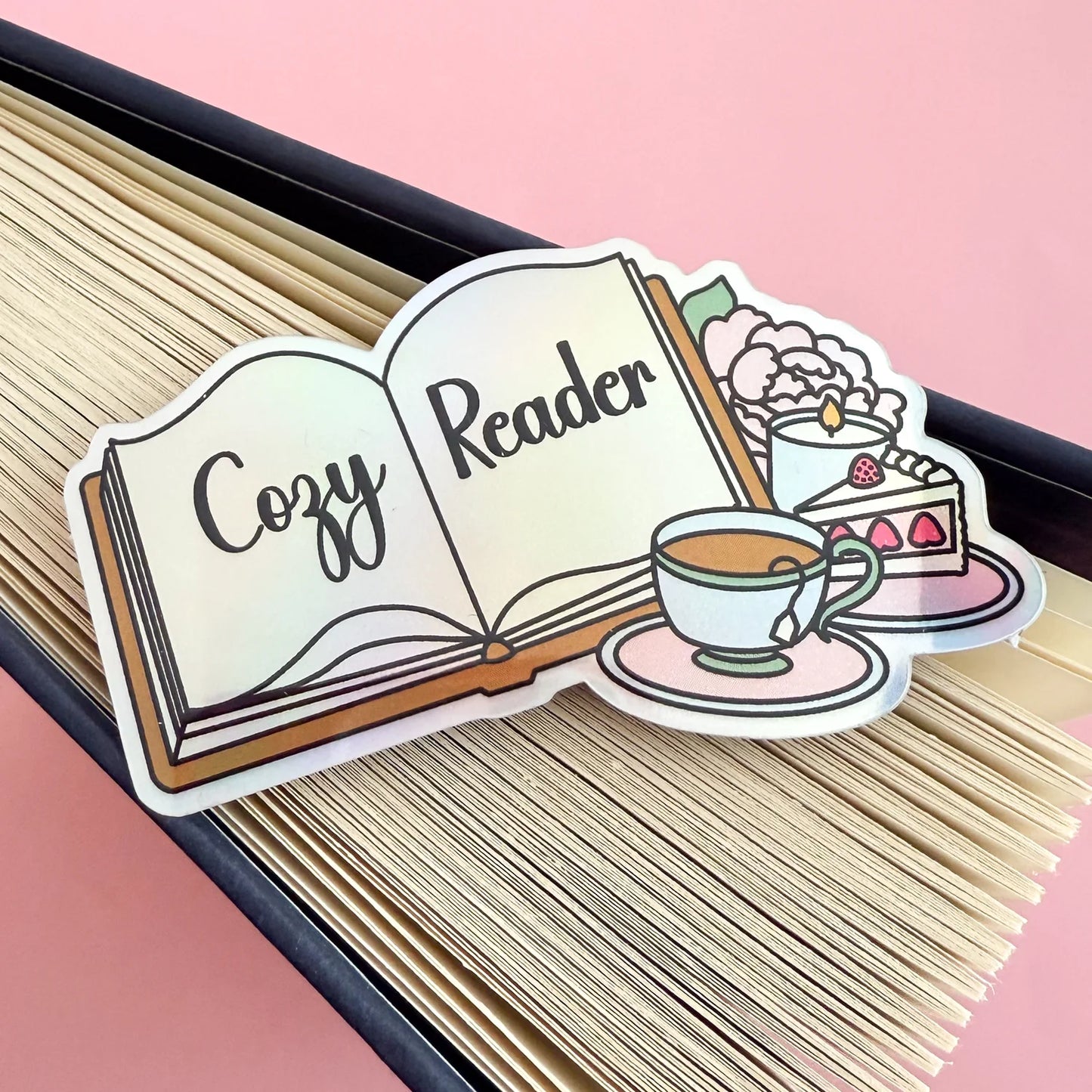 Kitty With a Cupcake - Cozy Reader