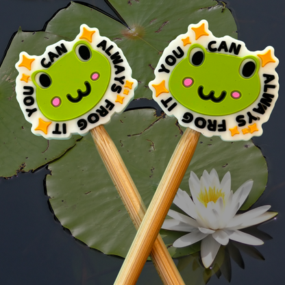 Comma Craft Co - Frog It Needle Topper